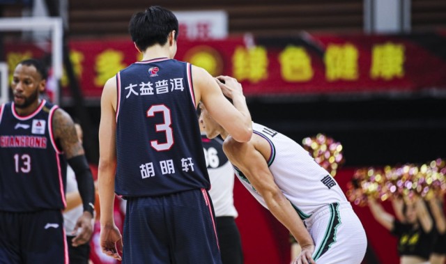  理查利松替补建功热刺主场险胜富勒姆紧追第一集团  