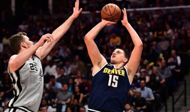  穆雷关键球马刺终结活塞连败  