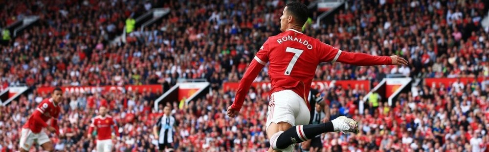  巴黎圣日耳曼主场大胜领跑积分榜  