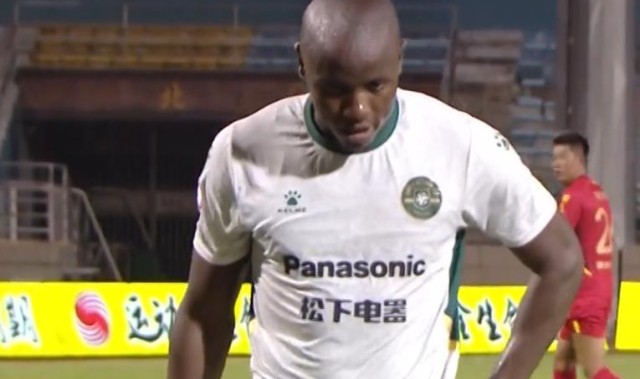  热刺锋霸帽子戏法刷新纪录  