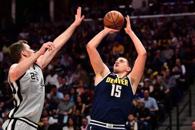  穆雷关键球马刺终结活塞连败  