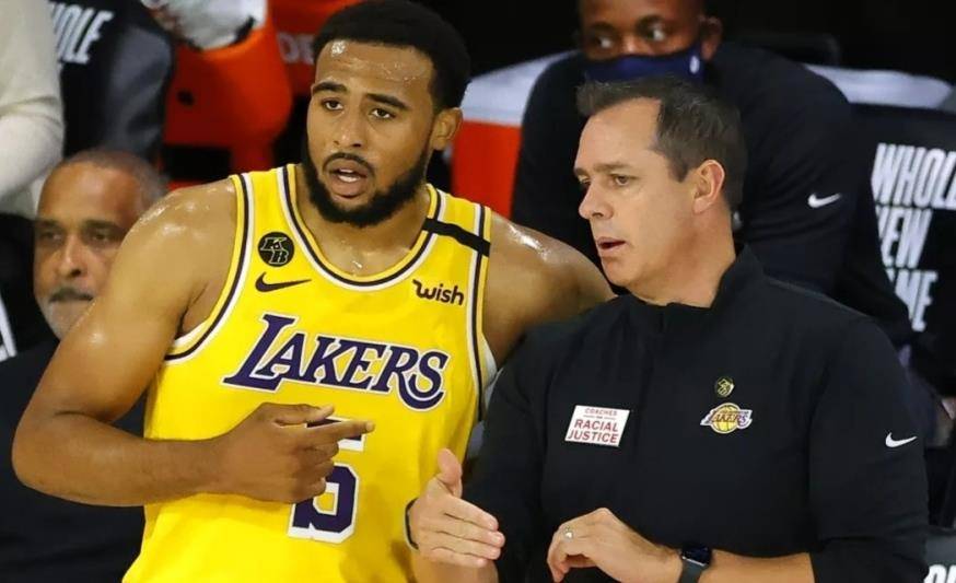 22, 特鲁瓦保级成功球迷狂欢庆祝整夜  